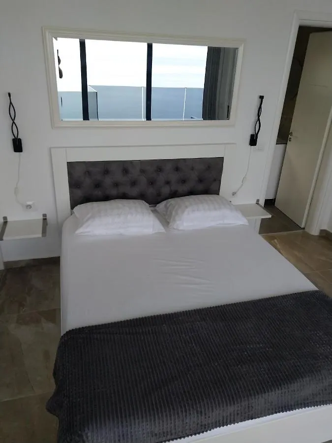Premium Luxury Penthouse With Breathing Sea View Apartment Sarande 0*,  Albania